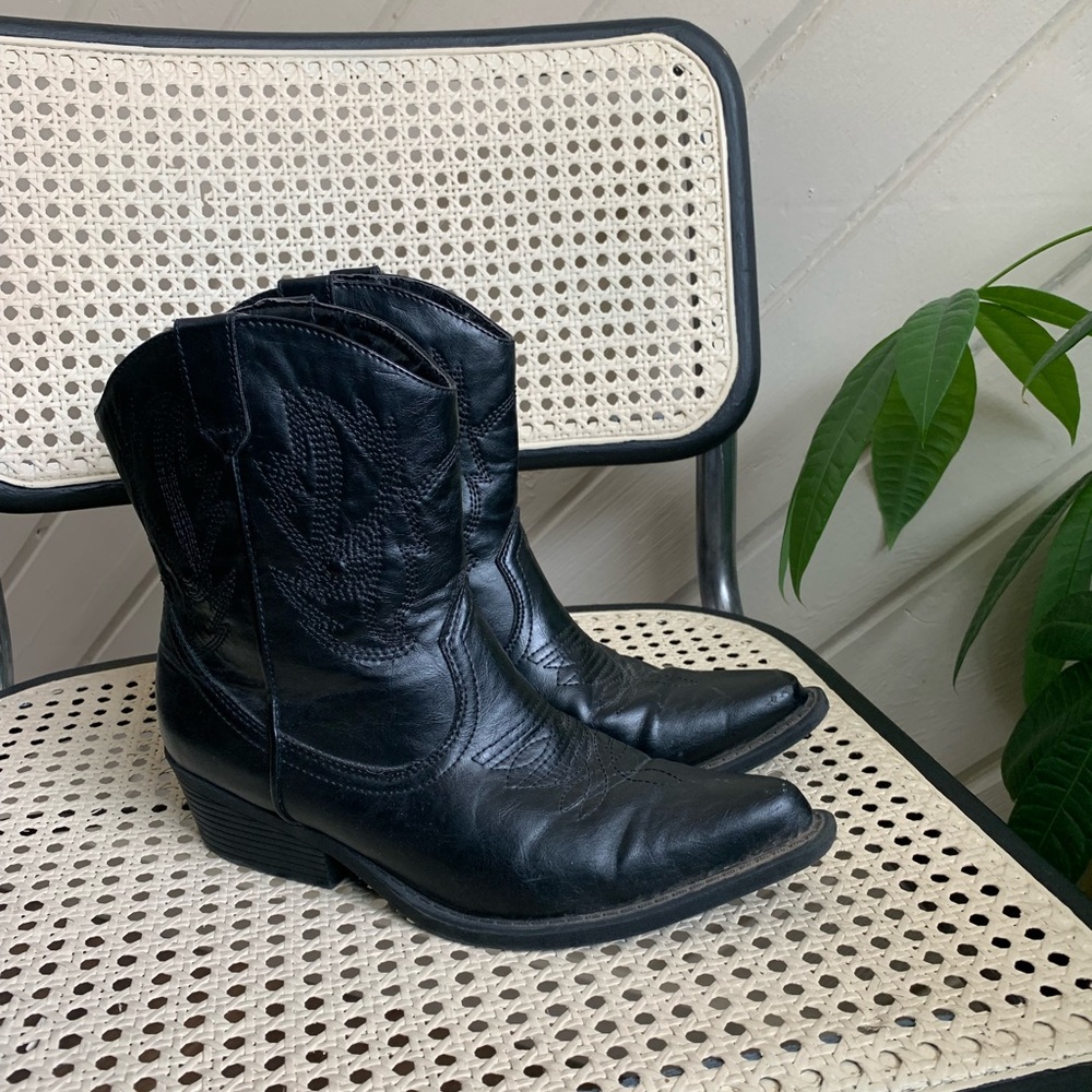 Black Cowgirl Boots